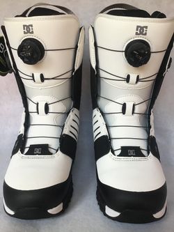 DC Size 9 M Snowboard Boots