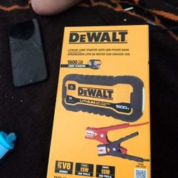 DeWalt 1600 Amp Jump box And USB Brand New In Box