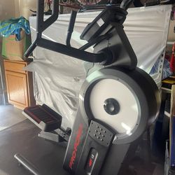 ProForm Trainer H7; iFIT-enabled Elliptical with 7” Touchscreen and Built-In Fan