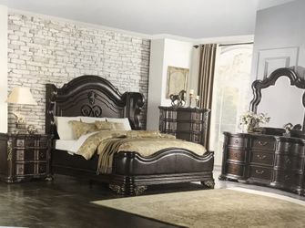 Queen Bedroom Set
