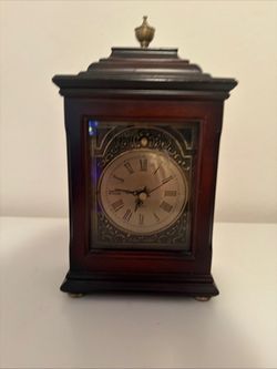Vintage 2001 Bombay Battery Operated Mantel Clock