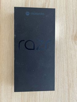Motorola Razr 2025 5G 256GB Smartphone ~ T-mobile