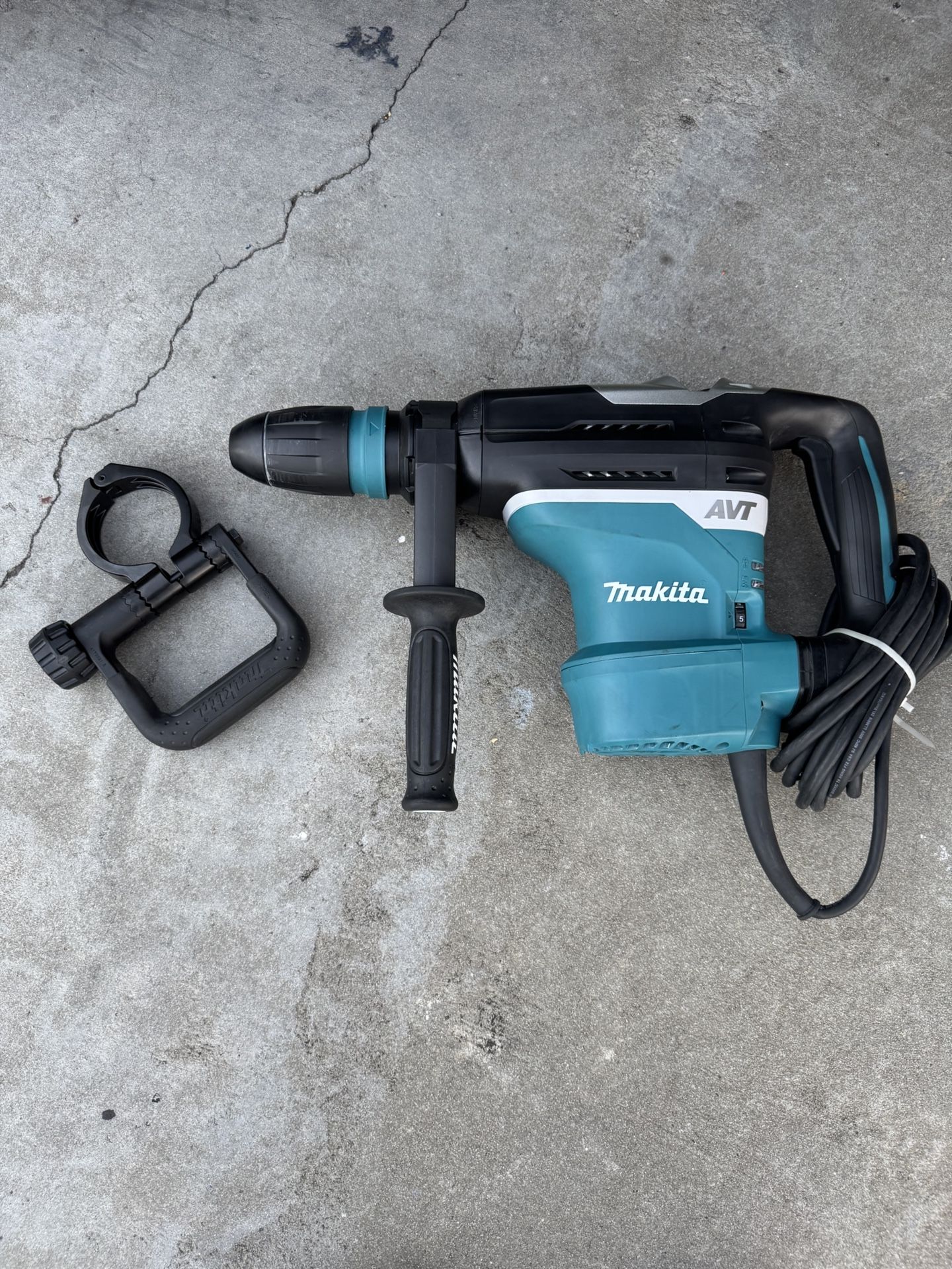 Makita HR4013C Rotary Hammer Drill Excellent Condition Almost New