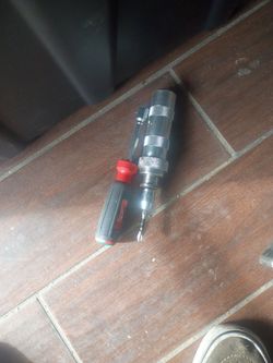Milwaukee Multi-Bit Ratcheting Screwdriver