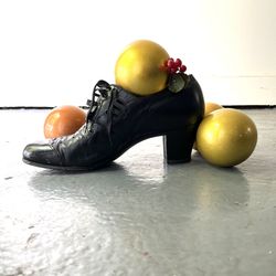 1940s Shoes. Lace Up Vintage Pumps 