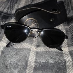 Vintage B & L Ray Bans 275$