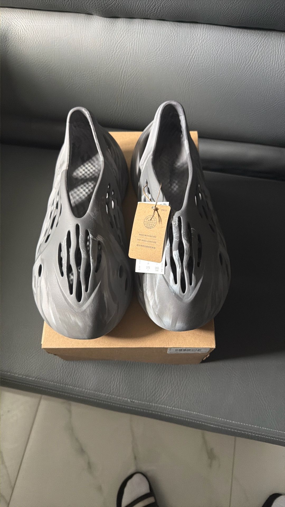 Adidas Foam Runners Granite sz. 9 new!