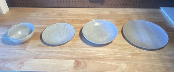 Gibson Homeware Dinnerware Dining Plates Bowls 32 Pcs 2 Boxes