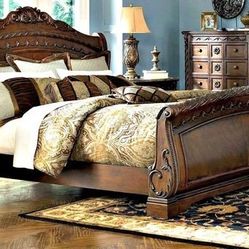 North Shore King Sleigh Bed 
