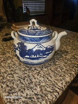 Teapot antique