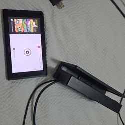 NINTENDO SWITCH W/ GAMES