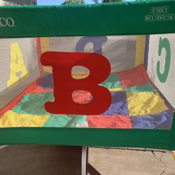 Vintage 1990s Graco Retro Pack N Play Playpen W carrying bag & Mat Primary Color 