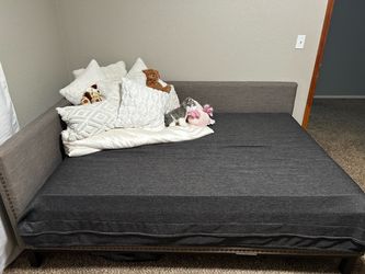 Queen daybed