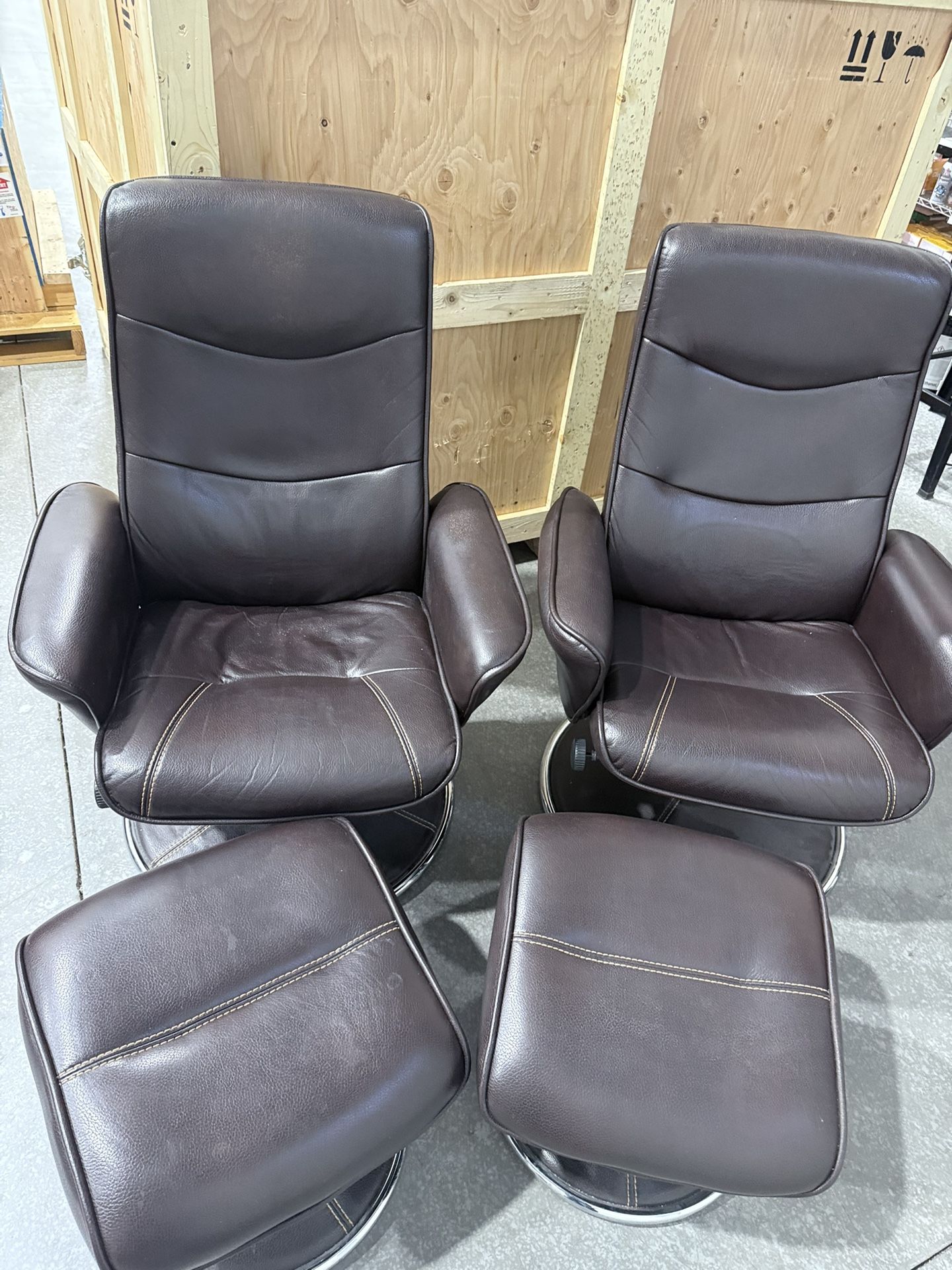Recliner Chairs With Ottomans