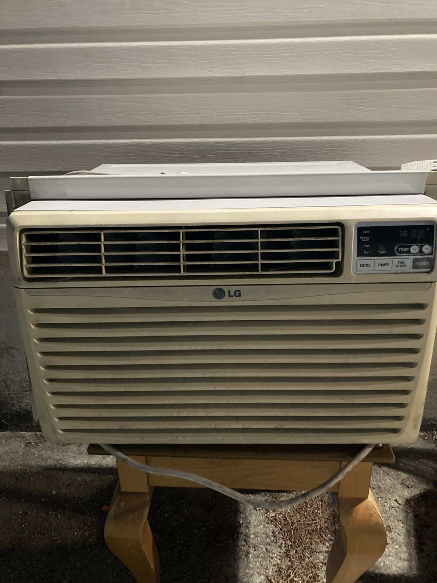 LG 12,000 BTU Air Conditioner