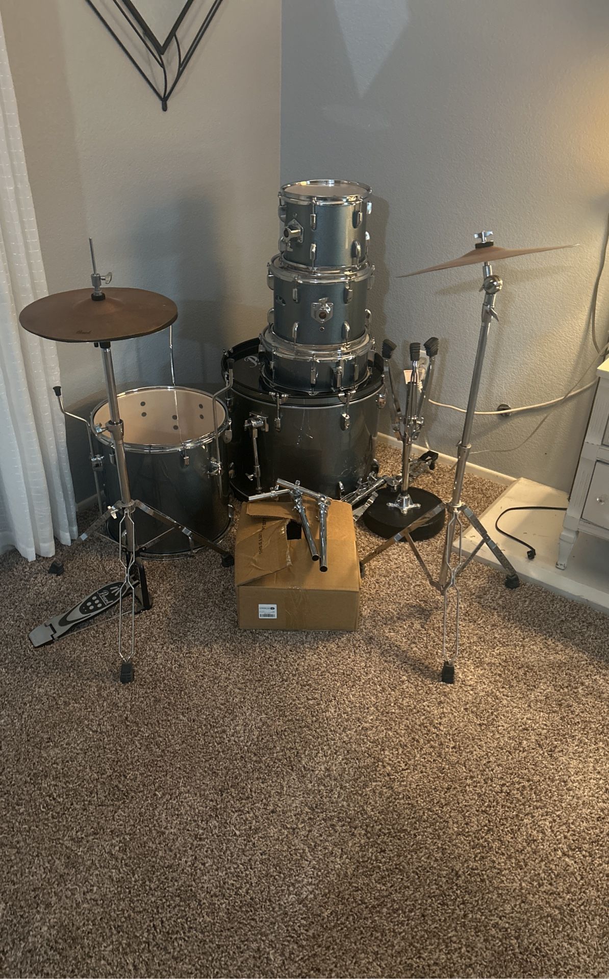 Pearl Drum Set