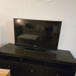 39" Insignia TV  