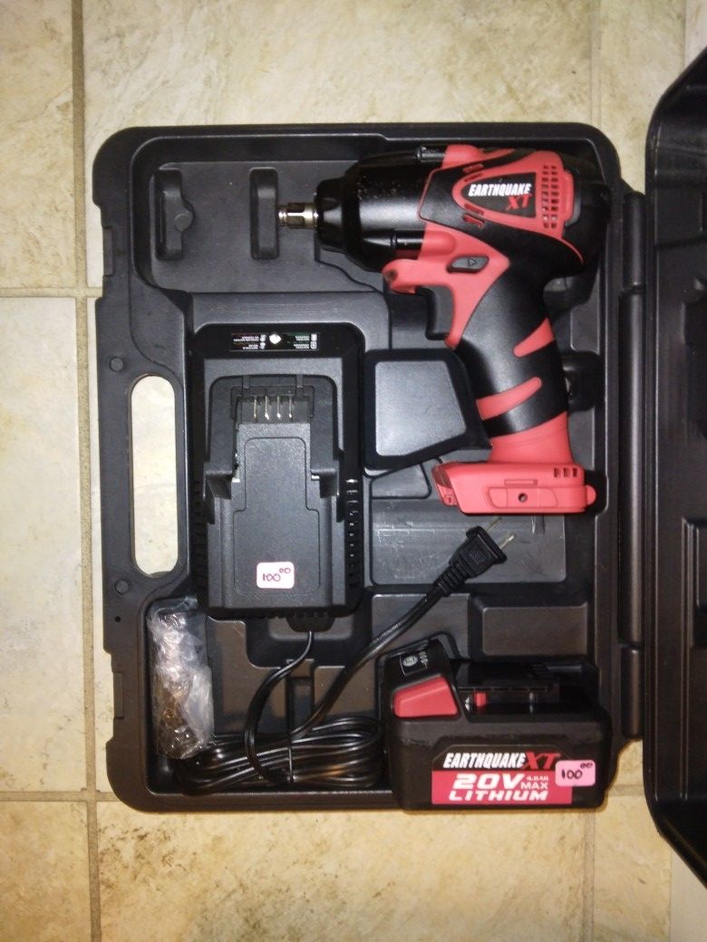 Like New Earthquake Ultra Height TORQUE 3/8 In Square Drive Impact Wrench Kit With 4.0 Amp Hour Battery, Charger