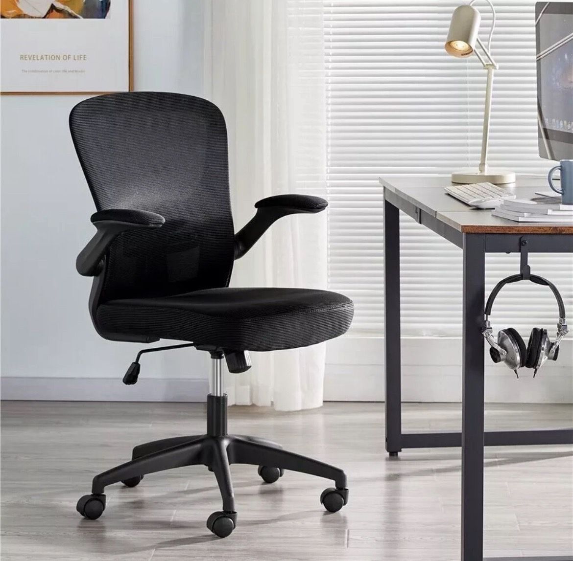 New Office Mid-back Mesh Chair Ergonomic Office Chair Meeting Room Chair with Lumbar Support and Flip-up Armrests, Black New in box T OCNC9900 The