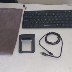 IOGEAR Keyboard GKB632B Slim Multi-Link Bluetooth Keyboard with Stand Electronic Consumer Electronic