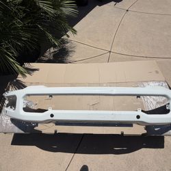 2024 Ford F250 Front Bumper And Passenger Fender