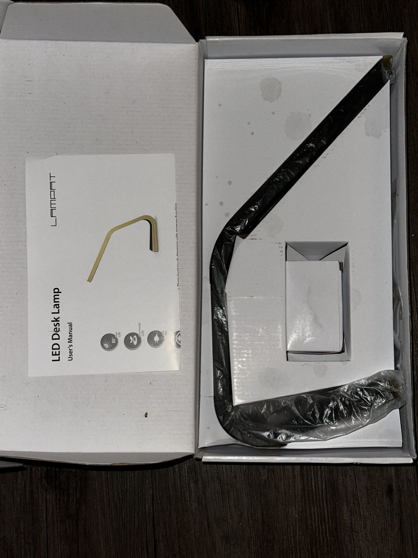 Touch-sensitive LED Desk light Or Nightstand Light