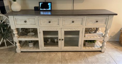 Farmhouse tv stand