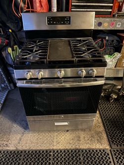 GE 30" Free-Standing Gas Range