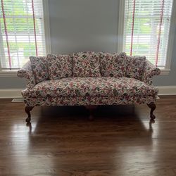 Hickory Chair Sofa With Pierre Deux Fabric & 5 pillows 