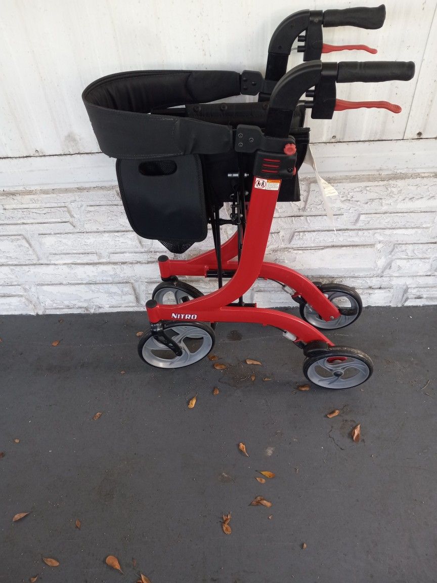 4 WHEEL WALKER LIKE BRAND NEW