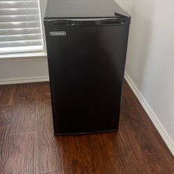 Tramontina Mini Fridge