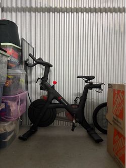 2021 Peloton Bike