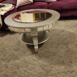 Coffee Table - Elegant - Excellent Condition