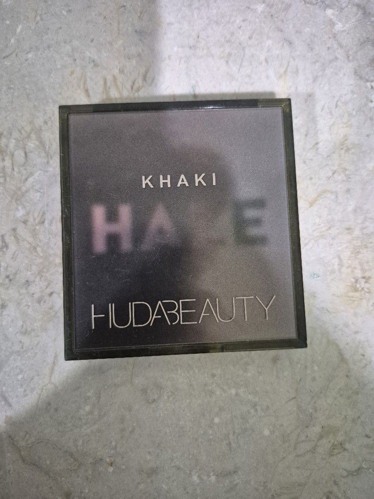 Huda Beauty Khaki Haze Obsessions Eyeshadow Palette