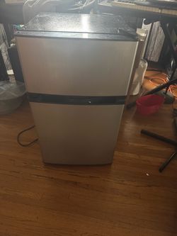 Insignia Mini Fridge with Top Freezer
