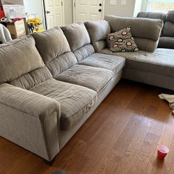 Rooms To Go Maylie Sectional