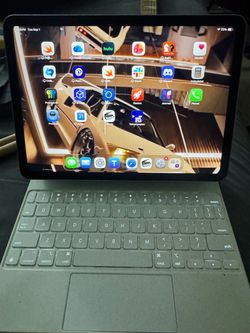 iPad Air M2 with Magic Keyboard