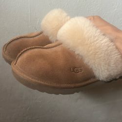 ugg fluffy slippers 