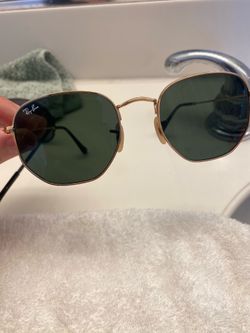 Ray-Ban Sunglasses Black Lens Gold Frame/Arms – Brand New Authentic