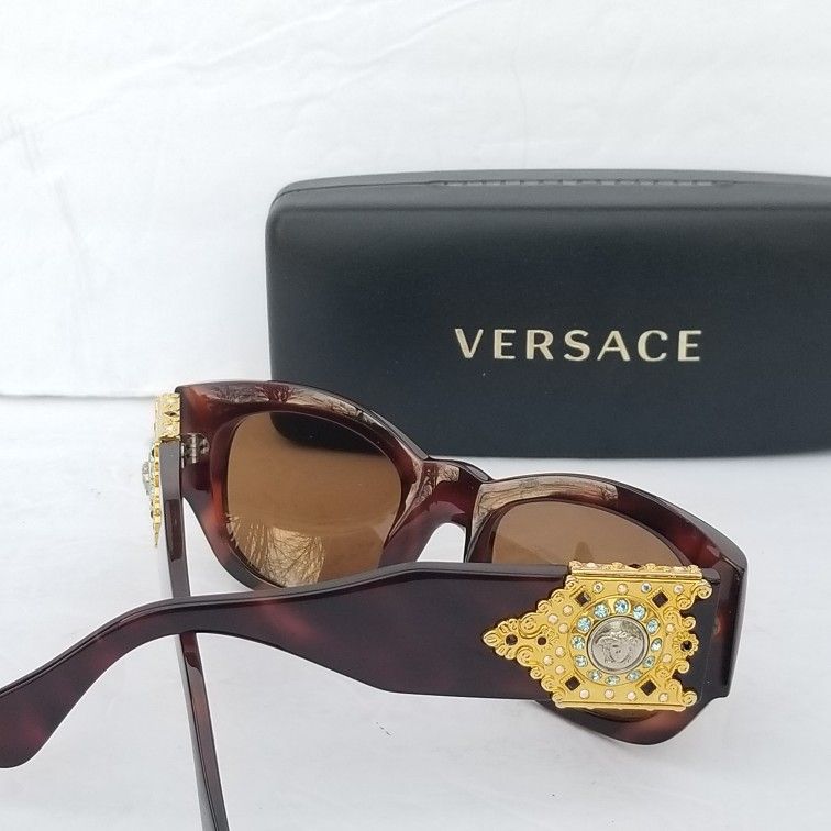 RARE Gianni Versace iconic vintage Gripoix statement  display picture 2