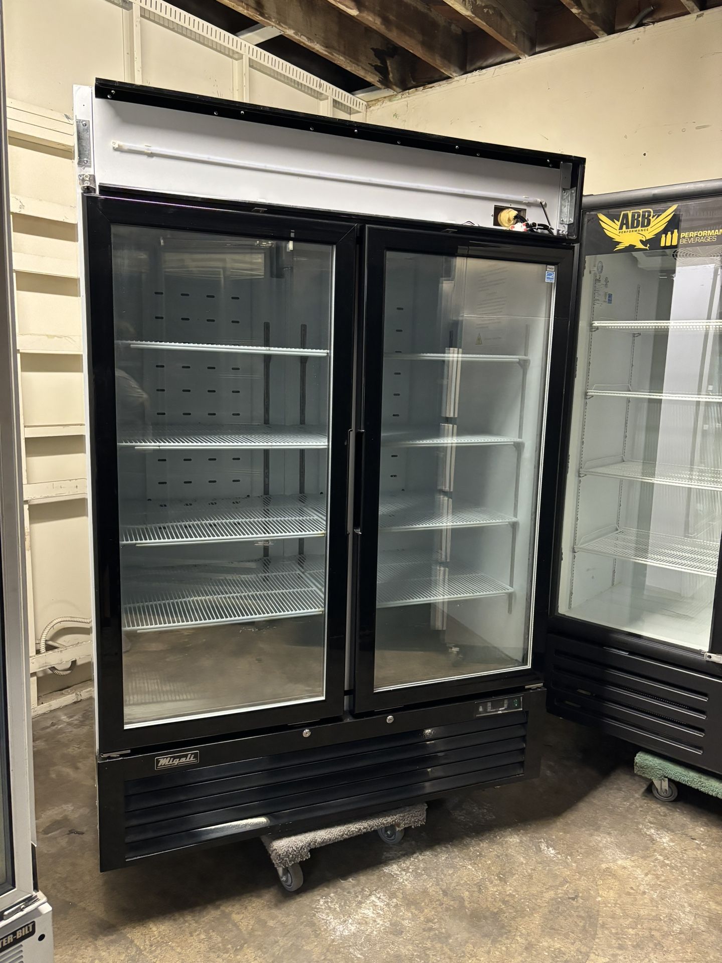 Soda Merchandiser Refrigerator