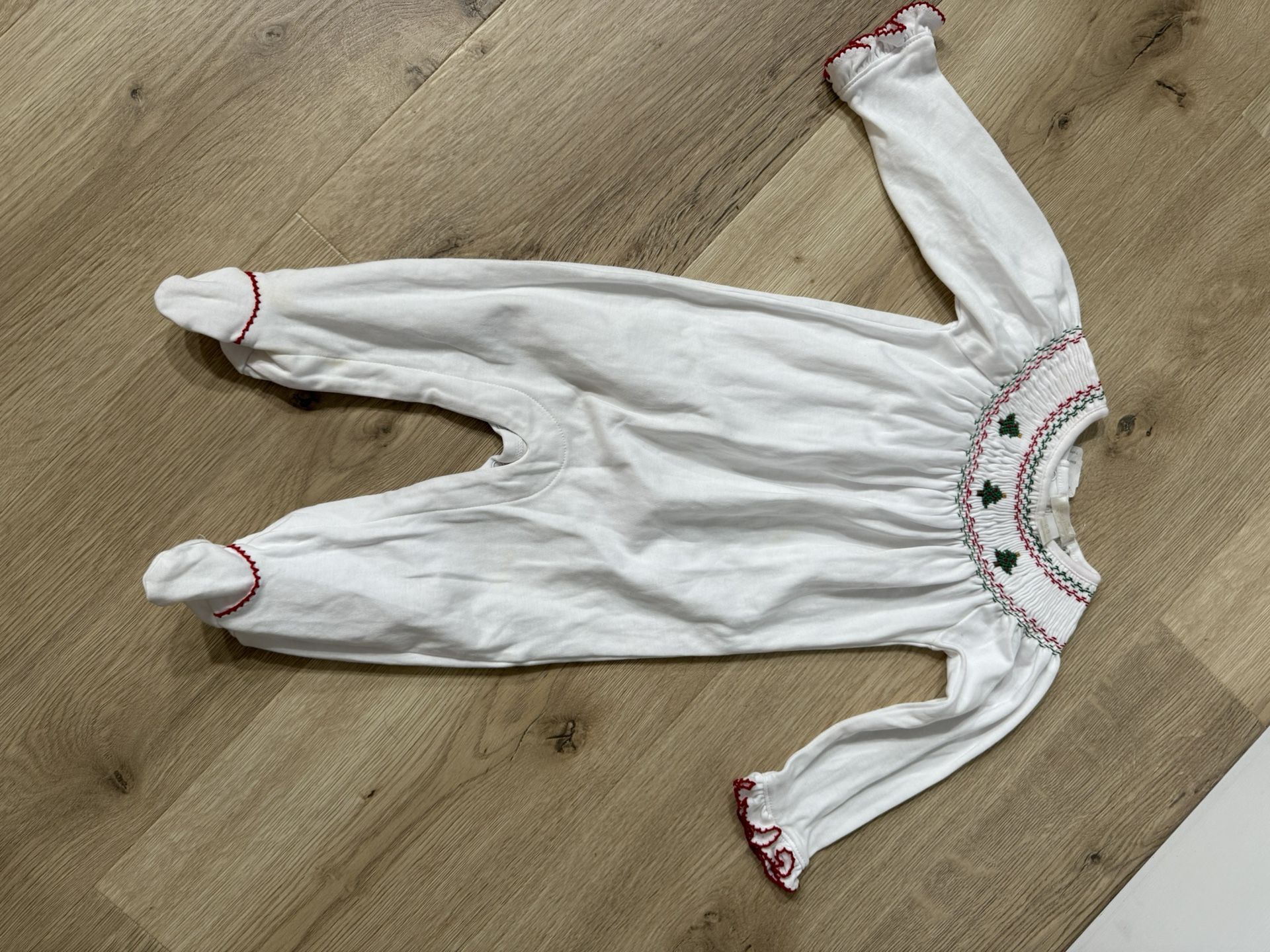 Baby Christmas Boutique Kissy kissy Outfit 6-9 Months NWT