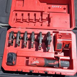Milwaukee Model Number:2773-22