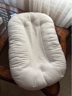 Snuggle me lounger & feeding pillow