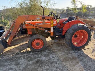 Kubota Tractor with Front Loader