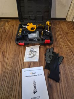 Rechargeable pruning shears,