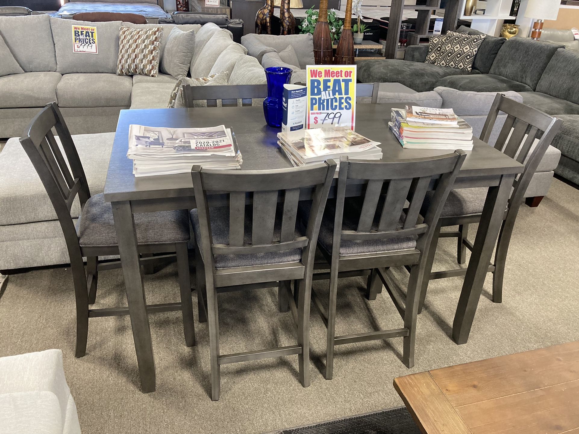 Stunning Dining Set ✨💙 Easy Financing Available ✨☺️ Free Delivery 🚚