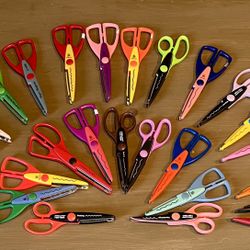 Set Of 27 Scrapbooking Decorative Edged Scissors Fiskar & Provo Crafts 