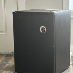 Mini Fridge For Sell Used 