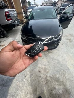 Car Keys N Remotes/ Llaves Con Control